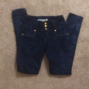 Arac Highwaisted Skinny Jeans